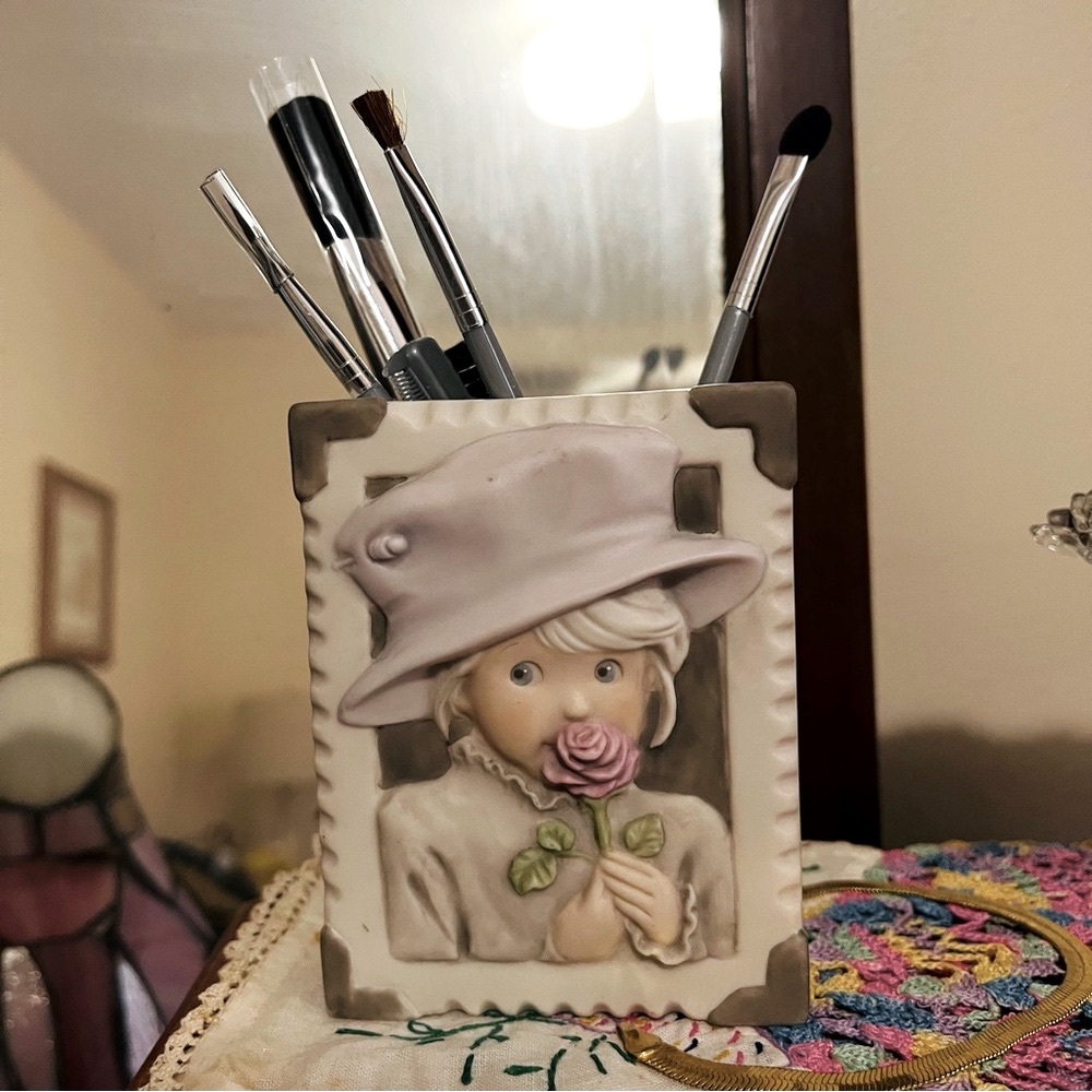 1996 Vase Makeup Brushes KIM ANDERSON Take Time To Smell The Roses NO FLAWS VTG - Picture 1 of 8
